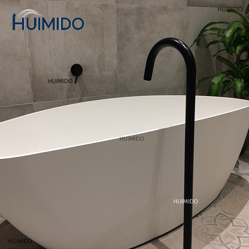 Messing-Chrom oder mattschwarz – Freestanding Bathtub Filler Faucet Floor Bewertung und Preis